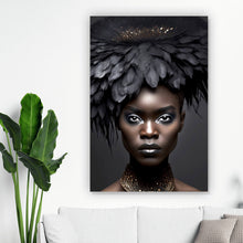 Lade das Bild in den Galerie-Viewer, Leinwandbild Elegante Frau mit beeindruckendem Federkopfschmuck Hochformat
