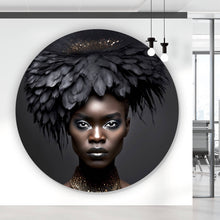 Lade das Bild in den Galerie-Viewer, Aluminiumbild gebürstet Elegante Frau mit beeindruckendem Federkopfschmuck Kreis