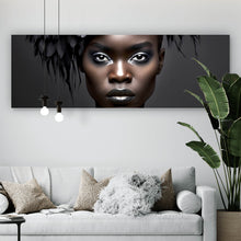 Lade das Bild in den Galerie-Viewer, Leinwandbild Elegante Frau mit beeindruckendem Federkopfschmuck Panorama