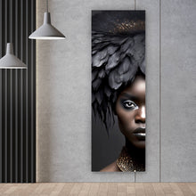 Lade das Bild in den Galerie-Viewer, Leinwandbild Elegante Frau mit beeindruckendem Federkopfschmuck Panorama Hoch
