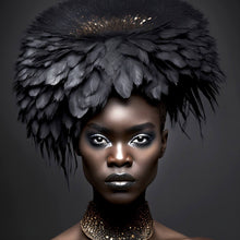 Lade das Bild in den Galerie-Viewer, Leinwandbild Elegante Frau mit beeindruckendem Federkopfschmuck Quadrat