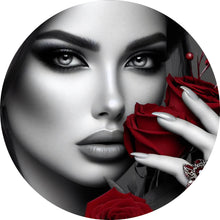 Lade das Bild in den Galerie-Viewer, Aluminiumbild Elegante Frau mit Rosen und Schmuck No. 2 Kreis