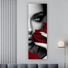 Lade das Bild in den Galerie-Viewer, Aluminiumbild gebürstet Elegante Frau mit Rosen und Schmuck No. 2 Panorama Hoch