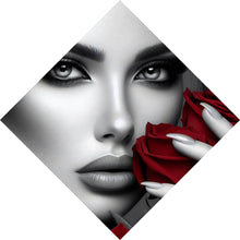 Lade das Bild in den Galerie-Viewer, Leinwandbild Elegante Frau mit Rosen und Schmuck No. 2 Raute