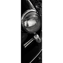 Lade das Bild in den Galerie-Viewer, Aluminiumbild gebürstet Elegante Oldtimer Scheinwerfer Panorama Hoch