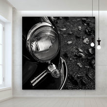 Lade das Bild in den Galerie-Viewer, Aluminiumbild gebürstet Elegante Oldtimer Scheinwerfer Quadrat