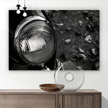 Lade das Bild in den Galerie-Viewer, Acrylglasbild Elegante Oldtimer Scheinwerfer Querformat