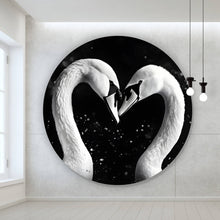 Lade das Bild in den Galerie-Viewer, Aluminiumbild gebürstet Elegante Schwäne formen Herzbild Kreis