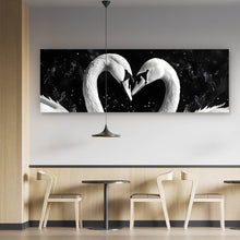 Lade das Bild in den Galerie-Viewer, Poster Elegante Schwäne formen Herzbild Panorama