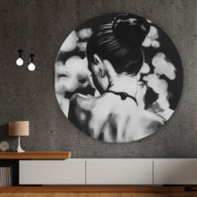 Lade das Bild in den Galerie-Viewer, Aluminiumbild gebürstet Elegante Silhouette einer Frau Kreis