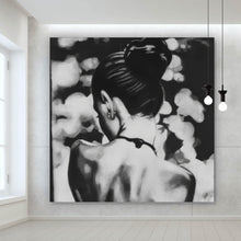 Lade das Bild in den Galerie-Viewer, Aluminiumbild gebürstet Elegante Silhouette einer Frau Quadrat