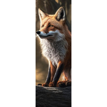Lade das Bild in den Galerie-Viewer, Aluminiumbild Eleganter Fuchs sitzt auf Baumstamm im Wald Panorama Hoch