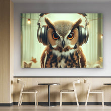 Lade das Bild in den Galerie-Viewer, Aluminiumbild Eule als DJ mit Kopfhörern Querformat