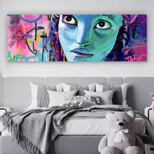 Lade das Bild in den Galerie-Viewer, Aluminiumbild Fantasievolles Porträt in leuchtenden Farben mit Graffiti Elementen Panorama