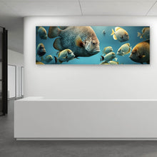 Lade das Bild in den Galerie-Viewer, Leinwandbild Fischschwarm in einer Unterwasserwelt Panorama