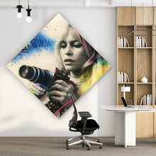 Lade das Bild in den Galerie-Viewer, Poster Französische Film Ikone im Graffiti Stil Raute