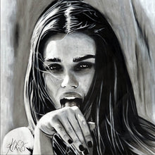 Lade das Bild in den Galerie-Viewer, Acrylglasbild Freche abstrakte Frau in Schwarz Weiß Quadrat