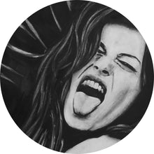 Lade das Bild in den Galerie-Viewer, Aluminiumbild gebürstet Freche Frau im Zeichenstil Kreis