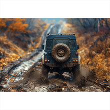 Lade das Bild in den Galerie-Viewer, Spannrahmenbild Geländewagen fährt auf schlammigen Waldweg Querformat