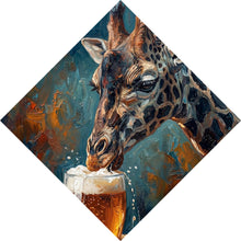 Lade das Bild in den Galerie-Viewer, Aluminiumbild gebürstet Giraffe genießt Bier Raute