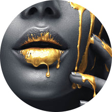 Lade das Bild in den Galerie-Viewer, Aluminiumbild gebürstet Goldene Lippen Kreis