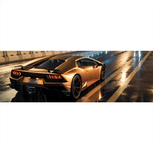 Lade das Bild in den Galerie-Viewer, Leinwandbild Goldener Sportwagen auf nasser Straße bei Nacht Panorama