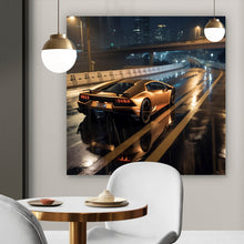 Lade das Bild in den Galerie-Viewer, Leinwandbild Goldener Sportwagen auf nasser Straße bei Nacht Quadrat