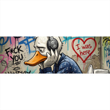 Lade das Bild in den Galerie-Viewer, Spannrahmenbild Graffiti Ente auf der Toilette Panorama