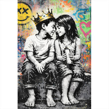 Lade das Bild in den Galerie-Viewer, Leinwandbild Graffiti Liebe zweier Kinder Hochformat