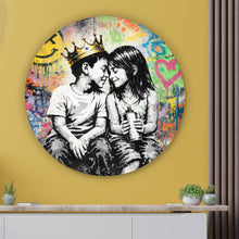 Lade das Bild in den Galerie-Viewer, Aluminiumbild gebürstet Graffiti Liebe zweier Kinder Kreis