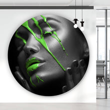 Lade das Bild in den Galerie-Viewer, Aluminiumbild gebürstet Green Lips Kreis