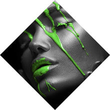 Lade das Bild in den Galerie-Viewer, Spannrahmenbild Green Lips Raute