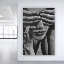 Lade das Bild in den Galerie-Viewer, Leinwandbild Hände verdecken Augen einer Frau Zeichestil Hochformat