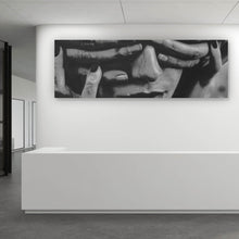 Lade das Bild in den Galerie-Viewer, Leinwandbild Hände verdecken Augen einer Frau Zeichestil Panorama