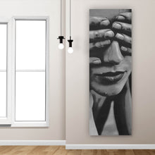 Lade das Bild in den Galerie-Viewer, Poster Hände verdecken Augen einer Frau Zeichestil Panorama Hoch