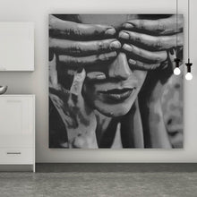 Lade das Bild in den Galerie-Viewer, Spannrahmenbild Hände verdecken Augen einer Frau Zeichestil Quadrat