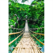 Lade das Bild in den Galerie-Viewer, Spannrahmenbild Hängebrücke im Dschungel Hochformat
