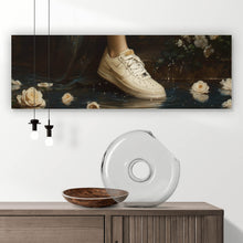 Lade das Bild in den Galerie-Viewer, Aluminiumbild gebürstet Heilige Frau mit Sneaker umgeben von Rosenblüten Panorama