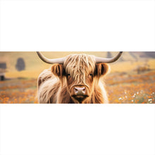Lade das Bild in den Galerie-Viewer, Spannrahmenbild Highland Rind auf der Weide Panorama