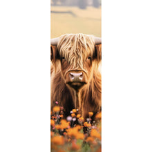 Lade das Bild in den Galerie-Viewer, Aluminiumbild Highland Rind auf der Weide Panorama Hoch