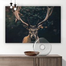 Lade das Bild in den Galerie-Viewer, Aluminiumbild Hirsch am düsteren Waldrand Querformat