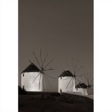 Lade das Bild in den Galerie-Viewer, Spannrahmenbild Historische Windmühlen bei Dämmerung Hochformat