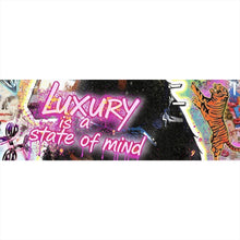 Lade das Bild in den Galerie-Viewer, Leinwandbild Hund mit Waffe im Pop Art Stil Panorama