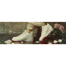 Lade das Bild in den Galerie-Viewer, Aluminiumbild gebürstet Jesus läuft mit Sneakern über Wasser Panorama