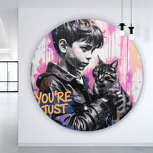 Lade das Bild in den Galerie-Viewer, Aluminiumbild gebürstet Junge mit Katze in kunstvoller Street Art Szene Kreis