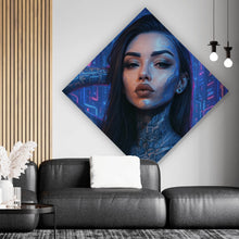 Lade das Bild in den Galerie-Viewer, Aluminiumbild Katjahlix Cyberpunk-Frau mit leuchtenden Tattoos und futuristischem Hintergrund Raute