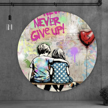 Lade das Bild in den Galerie-Viewer, Aluminiumbild gebürstet Kinder auf Bank mit Herzballon Popart Kreis