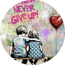 Lade das Bild in den Galerie-Viewer, Aluminiumbild gebürstet Kinder auf Bank mit Herzballon Popart Kreis