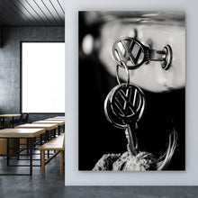 Lade das Bild in den Galerie-Viewer, Leinwandbild Klassische Autoschlüssel im Zündschloss eines Fahrzeugs Hochformat