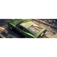 Lade das Bild in den Galerie-Viewer, Leinwandbild Klassischer grüner Sportwagen auf Straße Panorama